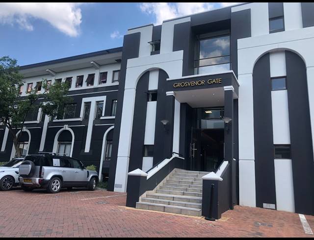 181M² OFFICE TO LET IN HYDE PARK